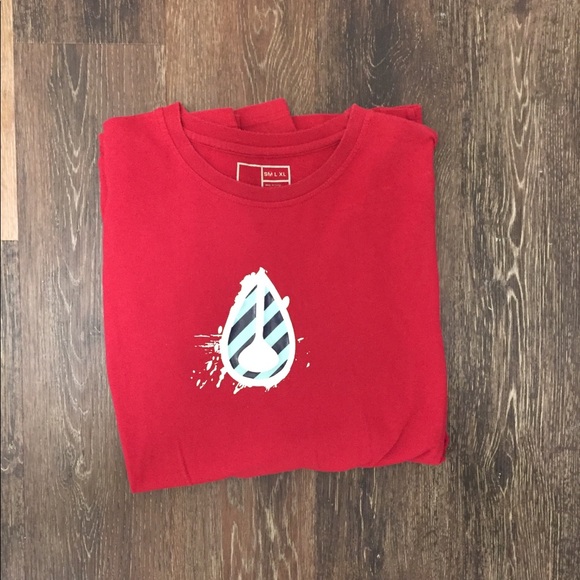 Nixon Red Long Sleeve T-Shirt - Picture 1 of 1